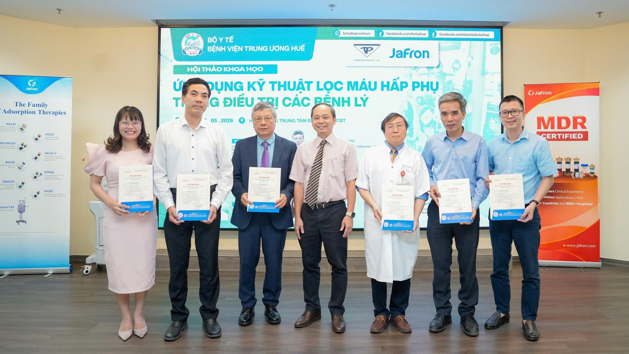 Sinh hoạt khoa học “Ứng dụng kỹ thuật lọc máu hấp phụ trong điều trị các bệnh lý”